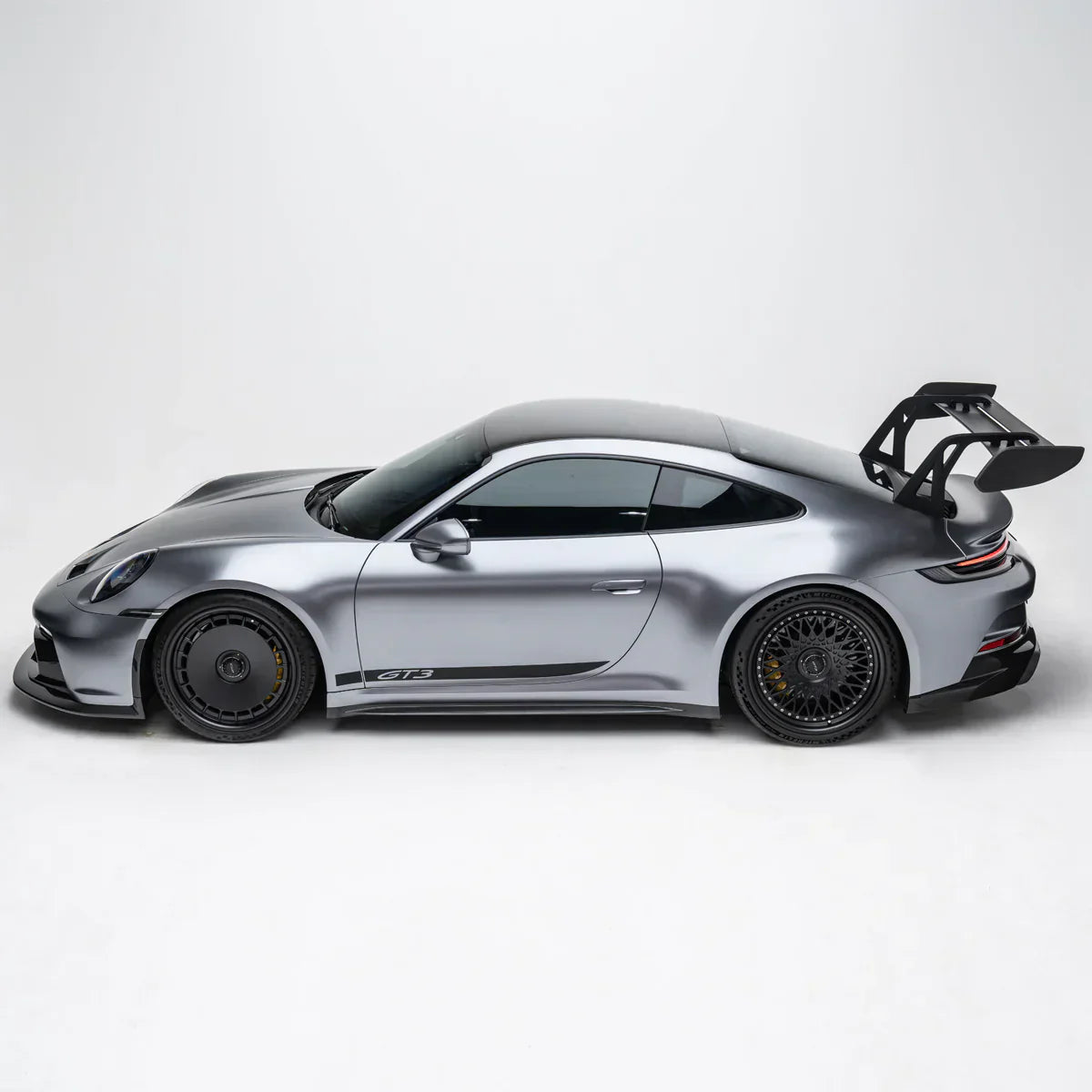 PORSCHE 992.1 GT3 PREPREG SIDE SKIRTS