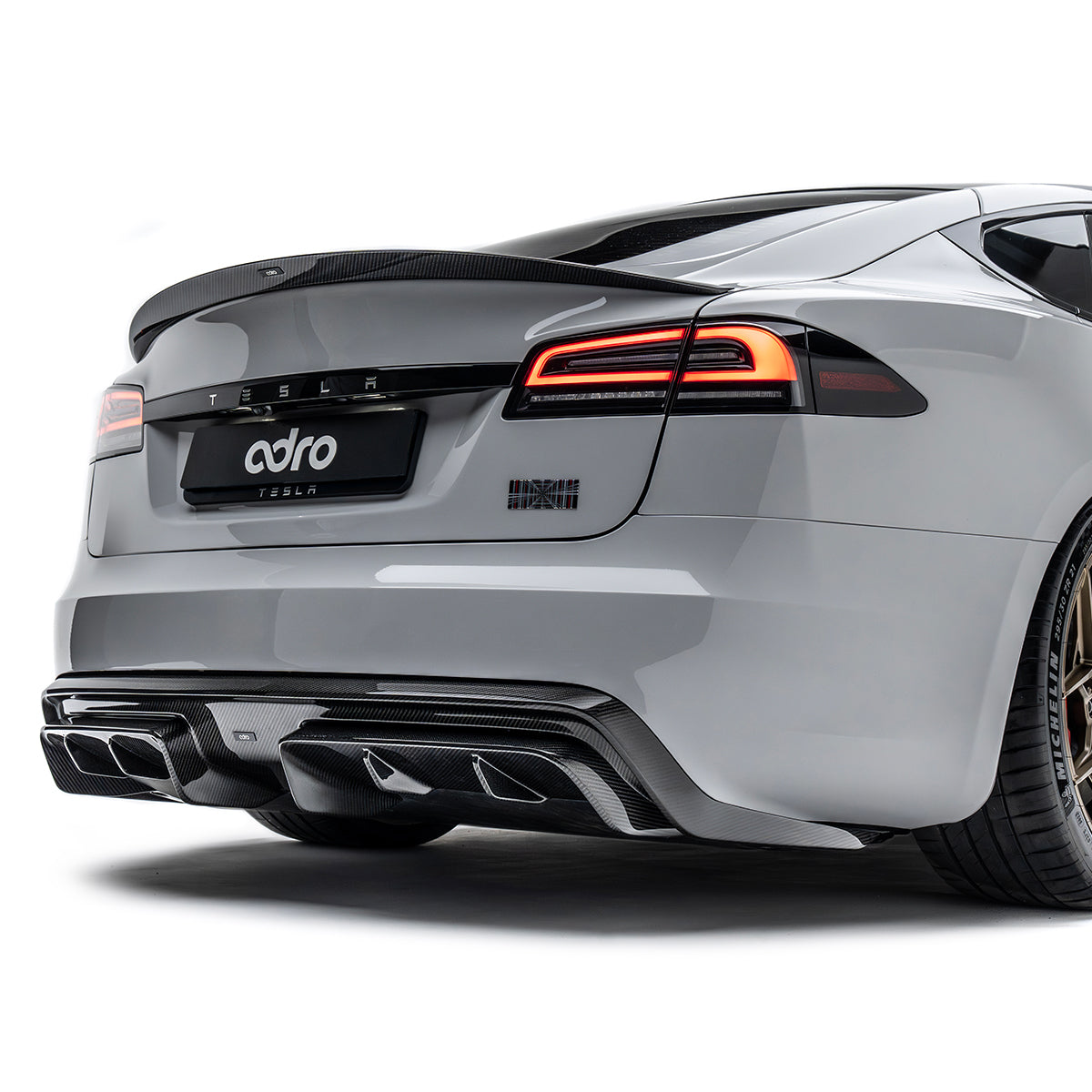 TESLA MODEL S PLAID PREPREG REAR DIFFUSER